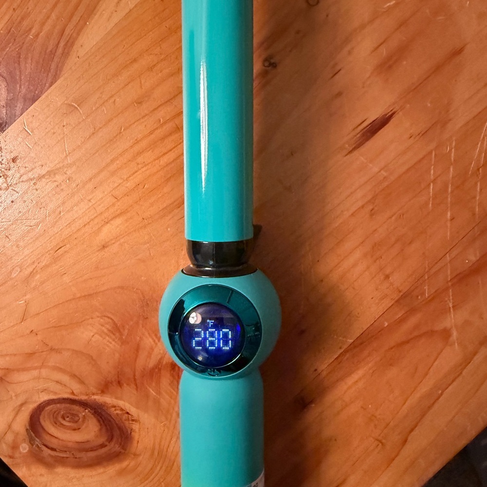 Bed Head TIGI Blue and Green Curling Wand - Picture 2 of 3